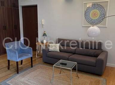 Dvosoban stan, Split, najam, 1200 €, 72 m2