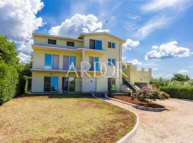 Kuca, Umag, prodaja, 829000 €, 380 m2