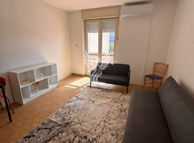 Trosoban stan, Drniš, najam, 500 €, 60 m2