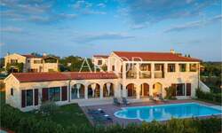 Kuca, Poreč, prodaja, 880000 €, 250 m2