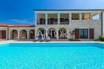 Kuca, Poreč, prodaja, 880000 €, 250 m2