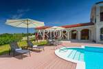 Kuca, Poreč, prodaja, 880000 €, 250 m2