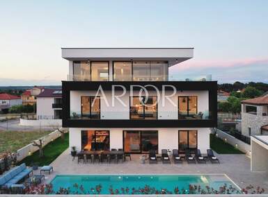 Kuca, Pula, Centar, prodaja, 2000000 €, 470 m2