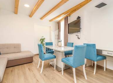 Trosoban stan, Rovinj, najam, 1100 €, 55 m2