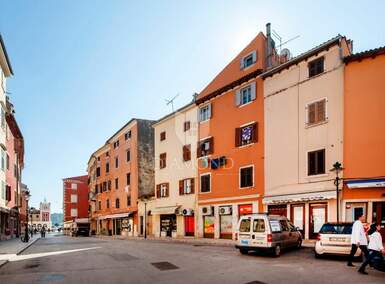 Poslovni prostor, Rovinj, najam, 2500 €, 22 m2