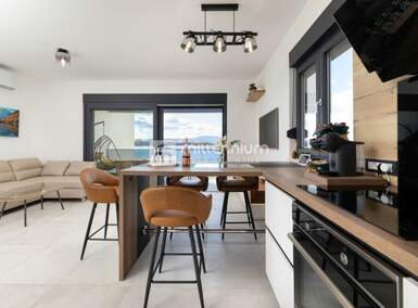 Apartman, Omišalj, prodaja, 890000 €, 77 m2