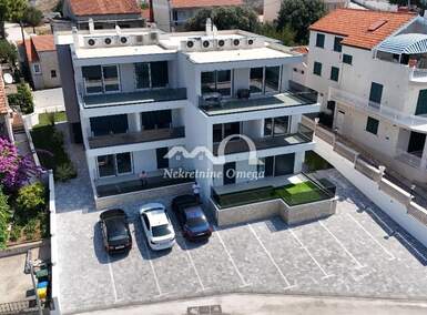 Trosoban stan, Šibenik, Brodarica, prodaja, 375000 €, 93 m2