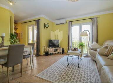 Trosoban stan, Novigrad, prodaja, 320000 €, 63 m2