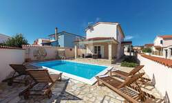 Kuca, Fažana, prodaja, 380000 €, 135 m2