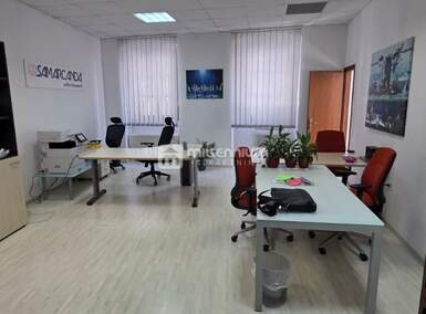 Poslovni prostor, Rijeka, Centar, najam, 800 €, 72 m2