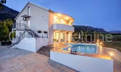 Kuca, Kaštela, Kaštel Sućurac, prodaja, 490000 €, 250 m2