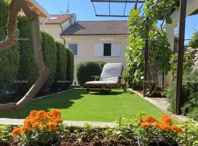 Kuca, Pula, prodaja, 690000 €, 212 m2