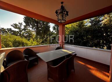 Kuca, Opatija, Opatija - Centar, najam, 4750 €, 312 m2