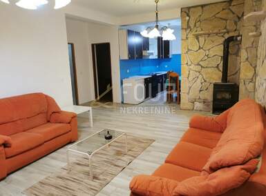 Kuca, Pula, Škatari, prodaja, 395000 €, 205 m2