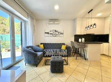 Trosoban stan, Raša, prodaja, 137000 €, 48 m2
