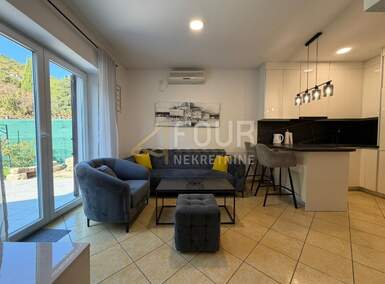 Trosoban stan, Raša, prodaja, 137000 €, 48 m2