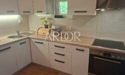 Trosoban stan, Viškovo, Sroki, prodaja, 159000 €, 65 m2