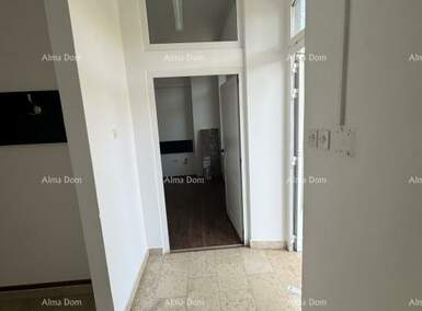 Poslovni prostor, Pula, prodaja, 288400 €, 880 m2