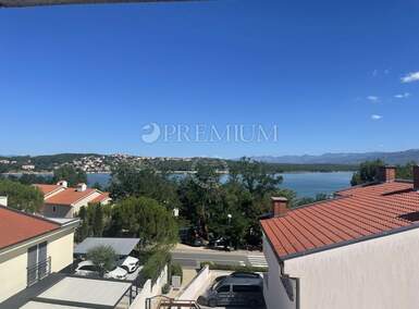 Trosoban stan, Dobrinj, Soline, prodaja, 330000 €, 79 m2