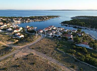 Trosoban stan, Pag, Šimuni, prodaja, 360000 €, 100 m2