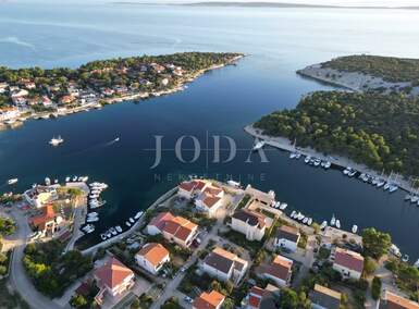 Trosoban stan, Pag, Šimuni, prodaja, 350000 €, 108 m2