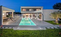 Kuca, Rovinj, prodaja, 990000 €, 308 m2