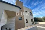 Kuca, Vodice, prodaja, 400000 €, 160 m2