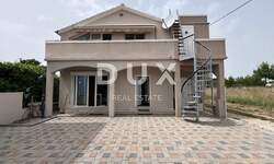 Kuca, Privlaka, prodaja, 500000 €, 220 m2