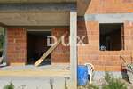 Kuca, Vrbnik, prodaja, 450000 €, 240 m2