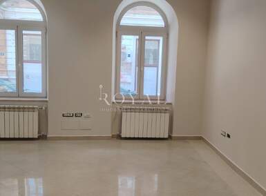 Poslovni prostor, Rijeka, Centar, najam, 450 €, 25 m2