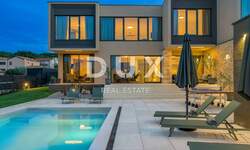 Kuca, Rovinj, Rovinjsko Selo, prodaja, 990000 €, 250 m2