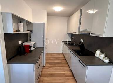 Trosoban stan, Rijeka, Vojak, najam, 1000 €, 70 m2