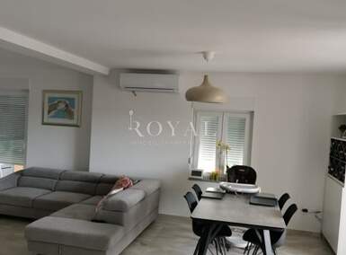 Stan, Viškovo, Marinići, prodaja, 402000 €, 162 m2