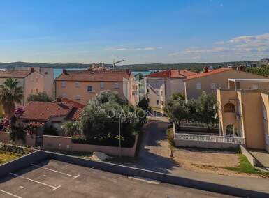 Dvosoban stan, Medulin, prodaja, 340000 €, 93 m2