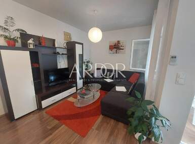 Trosoban stan, Novi Vinodolski, prodaja, 270000 €, 65 m2