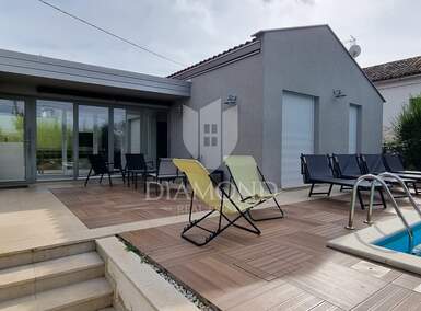 Kuca, Poreč, prodaja, 420000 €, 147 m2