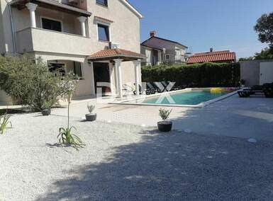 Kuca, Poreč, prodaja, 1245000 €, 320 m2