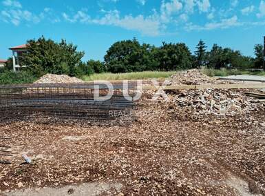 Kuca, Kanfanar, prodaja, 480000 €, 195 m2