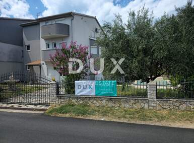 Kuca, Pula, Valdebek, prodaja, 690000 €, 450 m2