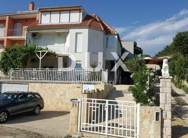 Kuca, Novi Vinodolski, prodaja, 450000 €, 276 m2