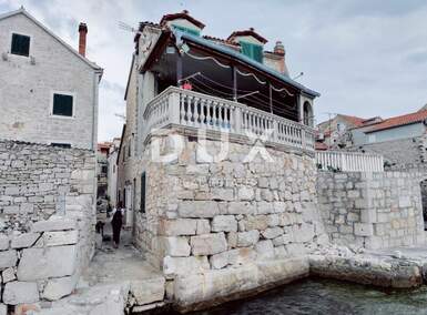 Kuca, Vodice, Prvić Šepurine, prodaja, 490000 €, 175 m2