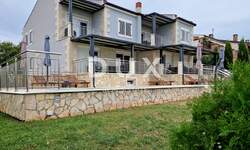 Kuca, Poreč, prodaja, 699000 €, 310 m2