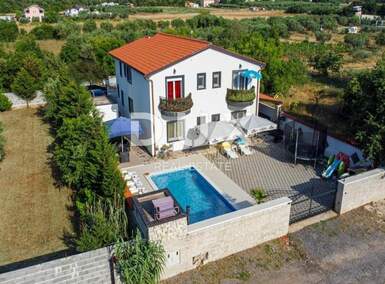 Kuca, Pula, Veli vrh, prodaja, 800000 €, 260 m2