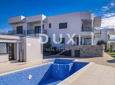 Kuca, Crikvenica, prodaja, 1650000 €, 390 m2