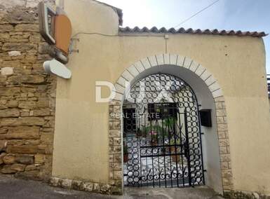 Kuca, Buje, prodaja, 300000 €, 300 m2