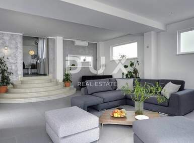 Kuca, Medulin, prodaja, 950000 €, 300 m2