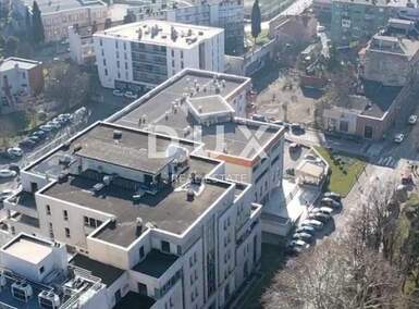 Poslovni prostor, Pula, Centar, prodaja, 204050 €, 77 m2