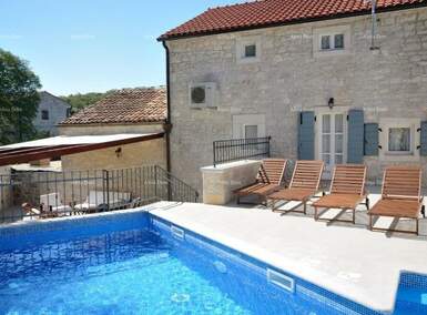 Kuca, Rovinj, prodaja, 550000 €, 140 m2