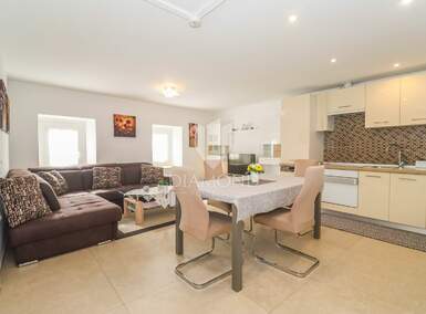 Dvosoban stan, Pula, prodaja, 268000 €, 88 m2