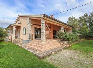 Kuca, Poreč, prodaja, 380000 €, 170 m2